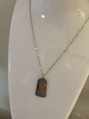 NWOT - Silvertone Coral Heart-On-Heart Pebbled Dog Tag Pendant & Chain Necklace